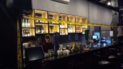 Cafe Holly Glass disegel Polsek Bekasi Selatan lantaran mengundang kerumunan orang banyak dan tidak menerapkan prokes ditengah Pandemi Covid-19. Foto: Ist/Gobekasi.id