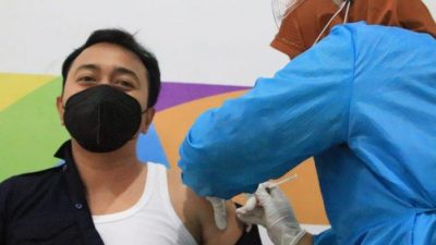 Vaksinasi Covid-19 bagi atlet dan pengurus KONI Kabupaten Bekasi.