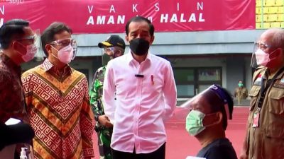 Presiden Imbau Daerah Tiru Kota Bekasi Gunakan Stadion untuk Vaksinasi Covid-19