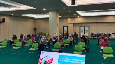 bimbingan teknis penguatan asesor/tim penilai internal (TPI) dalam Penilaian Mandiri Pelaksanaan Reformasi Birokrasi (PMPRB) tahun 2021 di ruang rapat Nonon Sontanie Gedung 10 Lantai