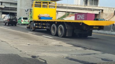 Jasa Marga Lanjutkan Pekerjaan Rekonstruksi Rigid Pavement Km 24+650 dan Km 36+675 Tol Jakarta-Cikampek