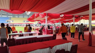 Persiapan Vaksinasi Covid-19 Massal di Stadion Patriot Candrabhaga, Jumat (18/6/2021). Foto: Gobekasi.id