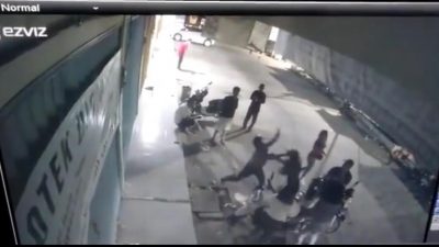 Tangkapan layar video duel wanita masalah cowok