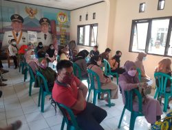 Penampakan Antrean Pendaftaran di Kelurahan Bintara Jaya Jelang Vaksinasi Massal di Stadion Patriot