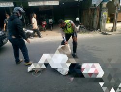 Salip Truk, Pemotor Tewas Jatuh Terlindas