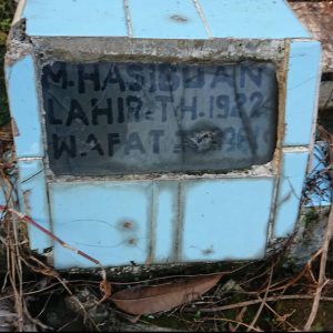 Kondisi makam Mayor Madnuin Hasibuan di belakang Masjid Al-Barkah. Foto: Instagram Beny Rusmawan