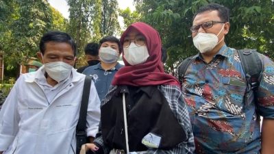 Seleb TikTok Juy Putri usai menjalani persidangan di Kecamatan Bekasi Utara