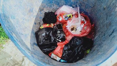 benda mirip bom yang dibuang ke tong sampah biru di lahan milik eks PT Alba Raya, Jalan Caman Raya, Kelurahan Jakasampurna, Kecamatan Bekasi Barat, Kota Bekasi, pukul 07.00 WIB.