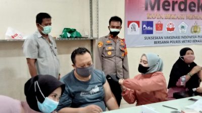Selain Disuntik Vaksin di BCP, Warga Juga Dapat 5 Kg Beras dari Kapolsek