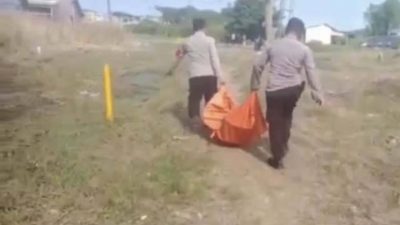 Mayat Bocah Laki-laki Mengambang di Kali CBL