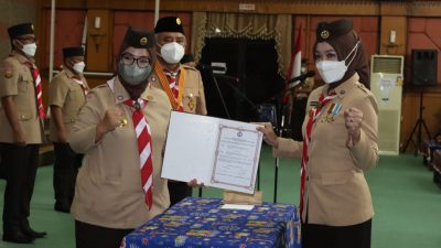 Ketua Kwarda Jabar, Atalia Praratya Kamil resmi mengukuhkan sekaligus melantik MPC, Pengurus Kwarcab dan LPK gerakan Pramuka Kota Bekasi masa bakti 2021-2026.