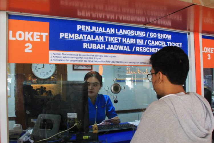 Ilustrasi pembayaran loket kereta api