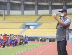 Tri Adhianto Buka Kompetisi Sepak Bola U-11 dan U-13 Piala FKSSB