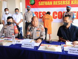 Produksi Miras Jenis Ciu beromset 80 -100 Juta Perbulan, Polres Amankan Pemilik dan Puluhan Botol Ciu Siap Edar di Jatiasih