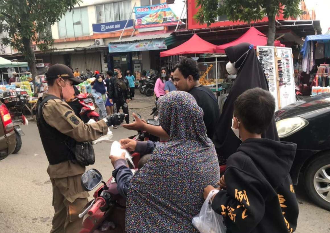 Monitoring protokol kesehatan oleh Satpol PP Kabupaten Bekasi