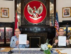 Duta Besar dan Jajaran Perwakilan RI di Amerika Serikat Tanda-Tangani Pakta Ramah Lingkungan