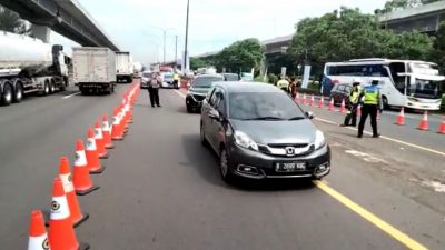 Pemberlakuan rekayasa lalu lintas di tol Japek arah Cikampek