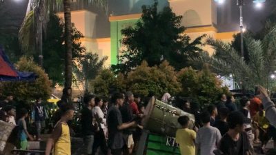 Warga Kampung 200 keliling membangunkan sahur dengan bedug