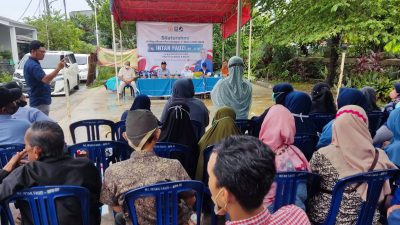 Reses di Bekasi Timur, Intan Fauzi Rela Becek-becekan