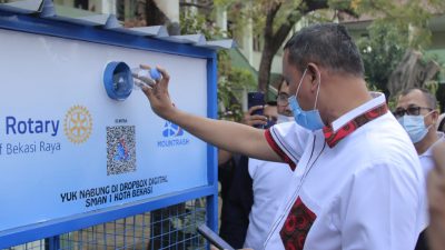 Plt Wali Kota Ajak Siswa SMAN 10 Kota Bekasi Tabung Sampah Jadi Emas