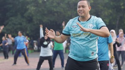 Plt Wali Kota Bekasi Bareng ASN Senam Sparko Dirangkai Tinjau Bazar UMKM
