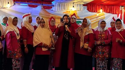 Hadiri Puncak Kemerdekaan, Lurah Arenjaya Imbau Wajib Vaksin dan Bayar PBB