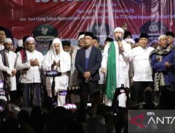 Warga Bekasi Ikuti Istigasah Bersama Habib Luthfi bin Yahya dan Ridwan Kamil