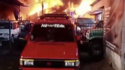 Showroom Mobil di Bekasi Terbakar, 13 Kendaraan Dilalap Api