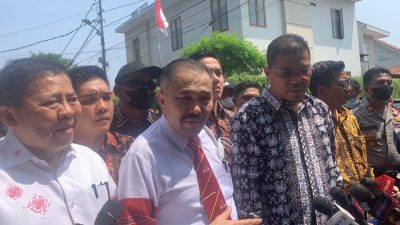 Pengacara Brigadir J Nofriansyah Yosua Hutabarat atau Brigadir J, Kamaruddin Simanjuntak tidak diizinkan Polri mengikuti rekonstruksi di lokasi rumah Irjen Ferdy Sambo.