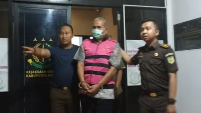 Kades yang ditangkap Kejari Bekasi berinisial AR