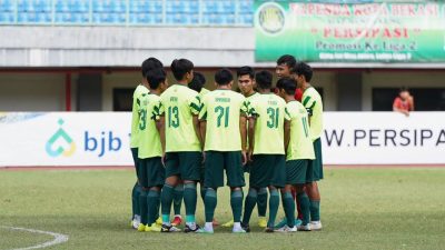 Persipasi Bekasi sesaat akan bertanding dengan PSB Bogor di Stadion Patriot Candrabhaga, Minggu (2/10/2022). Foto: Gobekasi.id