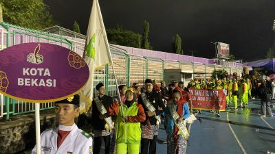 Kontigen Kota Bekasi saat melakukan pembukaan Porprov Jabar 2022 di Stadion Galuh, Ciamis. Foto: Gobekasi.id