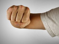 Viral Imam Masjid Dipukul Orang Tak Dikenal Saat Pimpin Salat di Bekasi