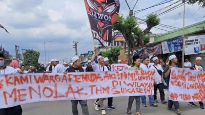 Warga Tutup Paksa Tempat Hiburan Malam Berkedok Restoran di Cikarang