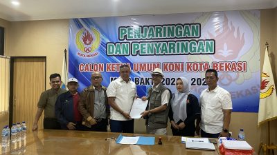 Plt Wali Kota Bekasi Kembalikan Formulir Pencalonan Ketum KONI