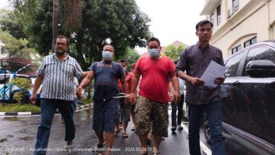 Rnam debt collector saat digelandang Polres Metro Bekasi. Foto: Istimewa