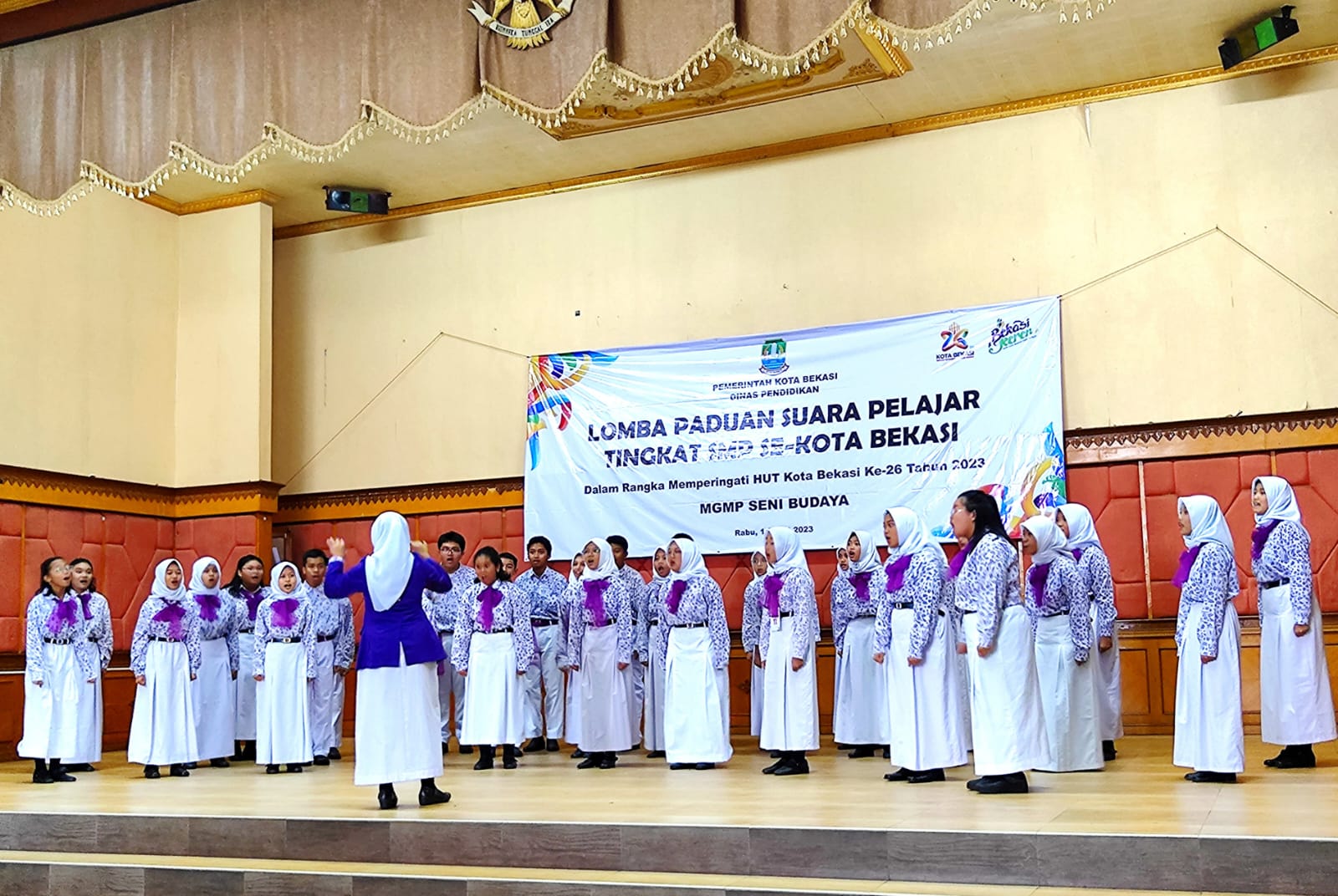 Lomba Paduan Suara tingkat SMP dalam rangka merayakan HUT Kota Bekasi ke-26. Foto: Istimewa