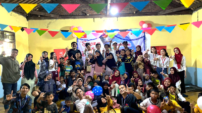 Foto bersama setelah penampilan pensi (Sumber foto: Dokumentasi Kejar Mimpi Bekasi)