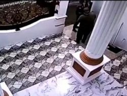 Keterlaluan, Pencuri Nekad Gondol Pagar Warga Tambun Pakai Pikap