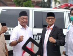 Anggota DPRD Komisi II Ini Realisasikan Kebutuhan Ambulance Warga Mustikasari