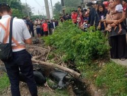 Pemotor Tewas Tertabrak KRL di Tambun