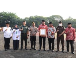 Peringatan Hari Koperasi ke 76, Plt. Wali Kota Bekasi Terima Penghargaan Tokoh Penggerak Koperasi Madya
