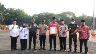 Peringatan Hari Koperasi ke 76, Plt. Wali Kota Bekasi Terima Penghargaan Tokoh Penggerak Koperasi Madya