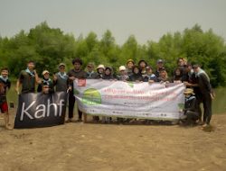 CIMB Niaga Dukung Komunitas Kejar Mimpi Bekasi Selenggarakan Penanaman Mangrove melalui Program Envitiator 3.0