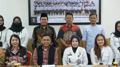 DPRD Kota Bekasi saat menyambangi Kantor Wilayan Kemenkumham untuk konsultasi 2 Raperda