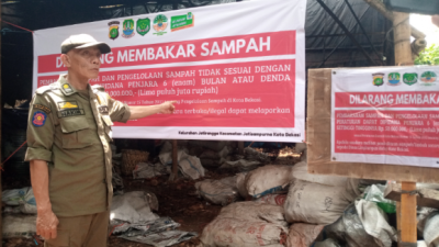 Pabrik Arang disegel Satpol PP Kota Bekasi