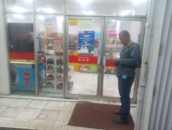 Tangan Karyawan Minimarket di Bekasi Nyaris Putus Akibat Bacokan Perampok
