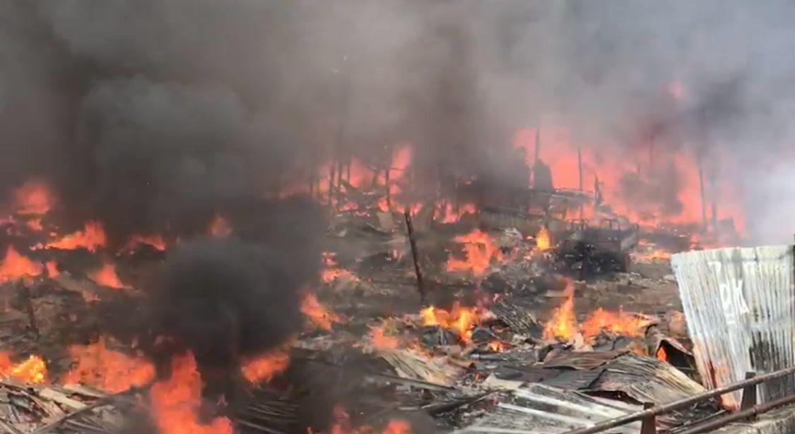 Kebakaran di I Gusti Ngurah Rai, Bekasi Baray. Foto: Istimewa