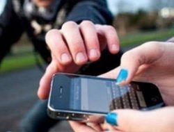 Niat Jual Tiga iPhone 15 Pro Max, Pria Asal Kalideres Malah Jadi Korban Perampasan Ponsel di Bekasi