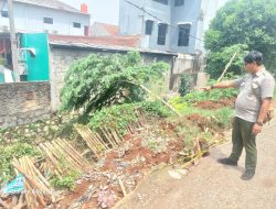 Jalan Legok Jatiasih Longsor Sedalam 7 Meter Usai Diguyur Hujan Deras